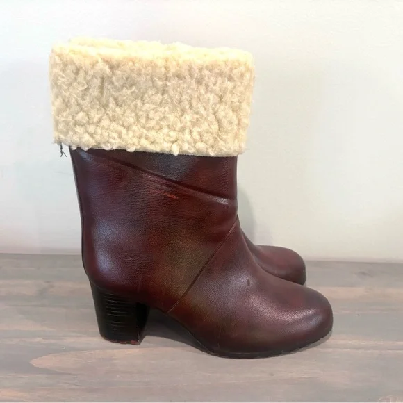 Womens Reddish Brown W Beige Fuzzy Faux Fur Heeled Booties Boots Size 8 - Picture 2 of 16